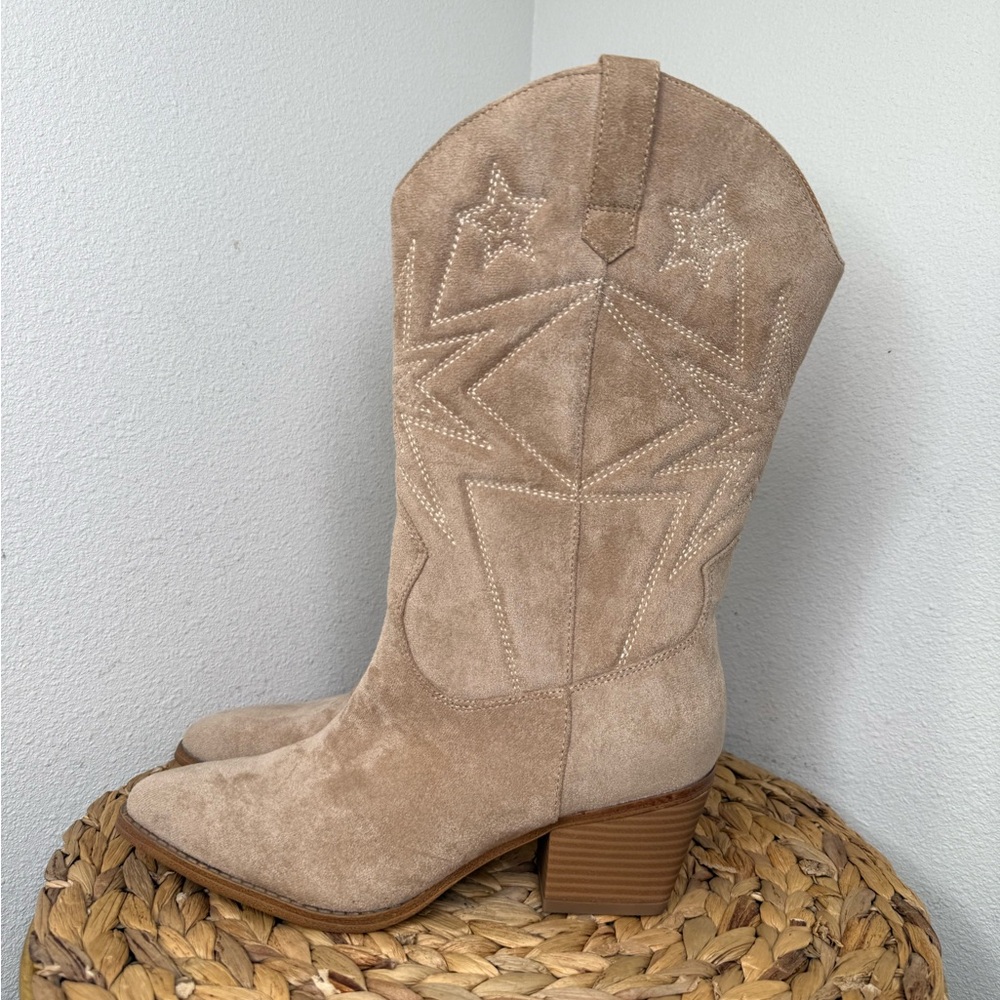 NWT Time and Tru Boot Cowboy Women Faux Suede Embroidered Western Boots Sand Tan - Picture 2 of 6